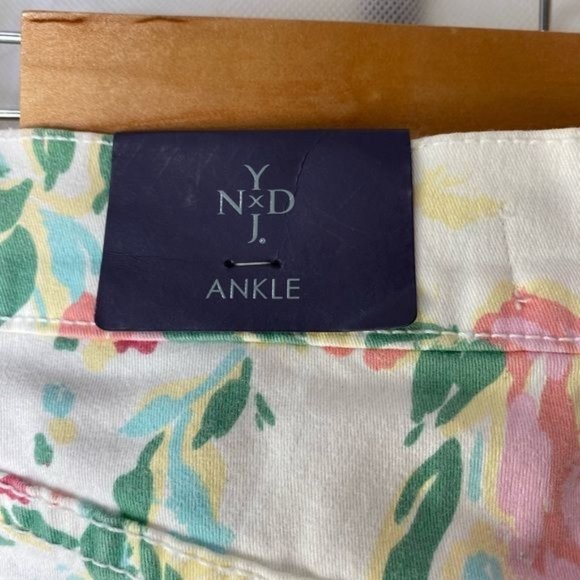 NWT NYDJ Kendall Printed Roll Cuff Ankle Jean lift tuck tech White Floral size 6 - Picture 7 of 13